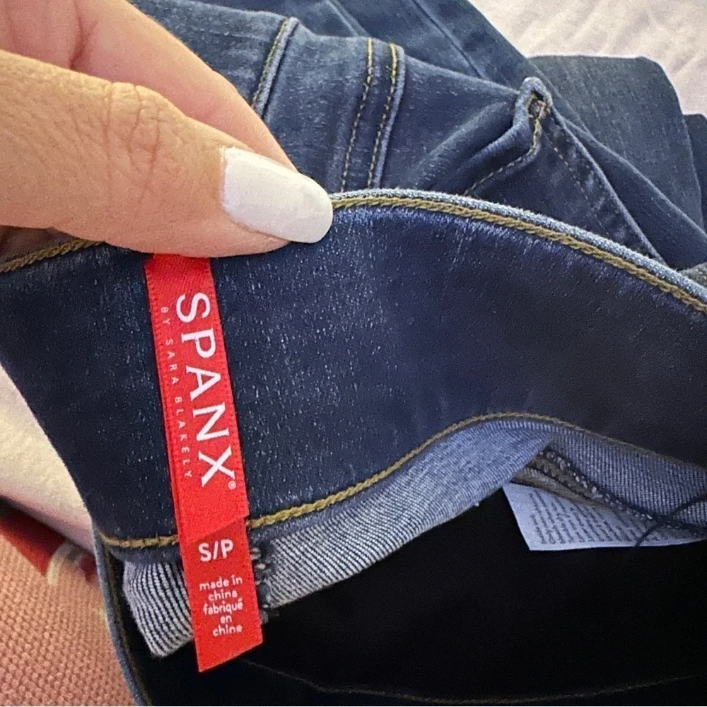 Spanx Pull On Distressed Jean‎ Raw Hem Jegging size Small